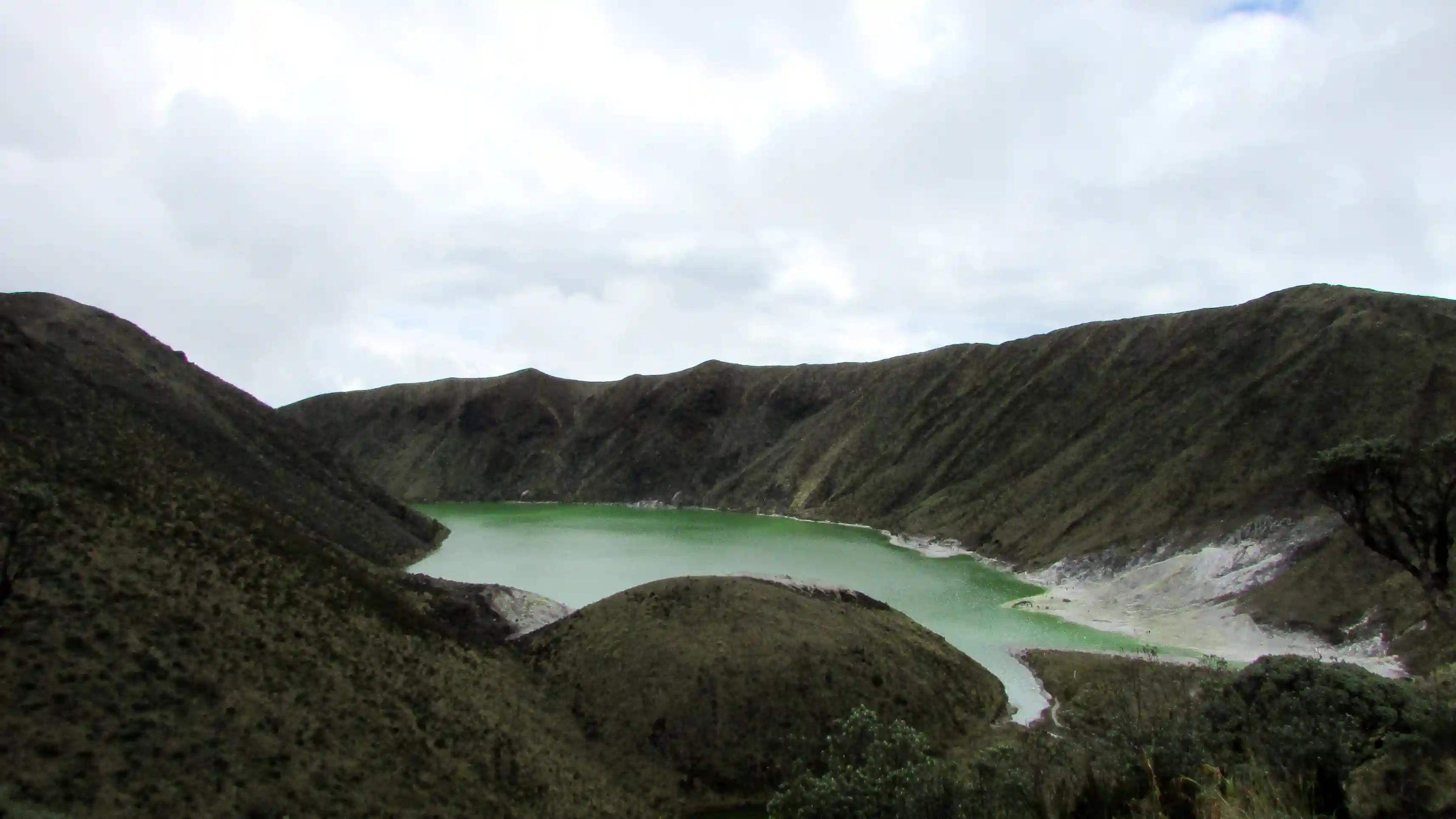 olcán Azufral alberga la famosa Laguna Verde
