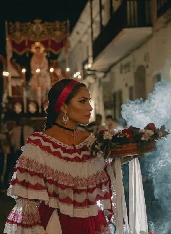 Sahumadora procesion en Popayán
